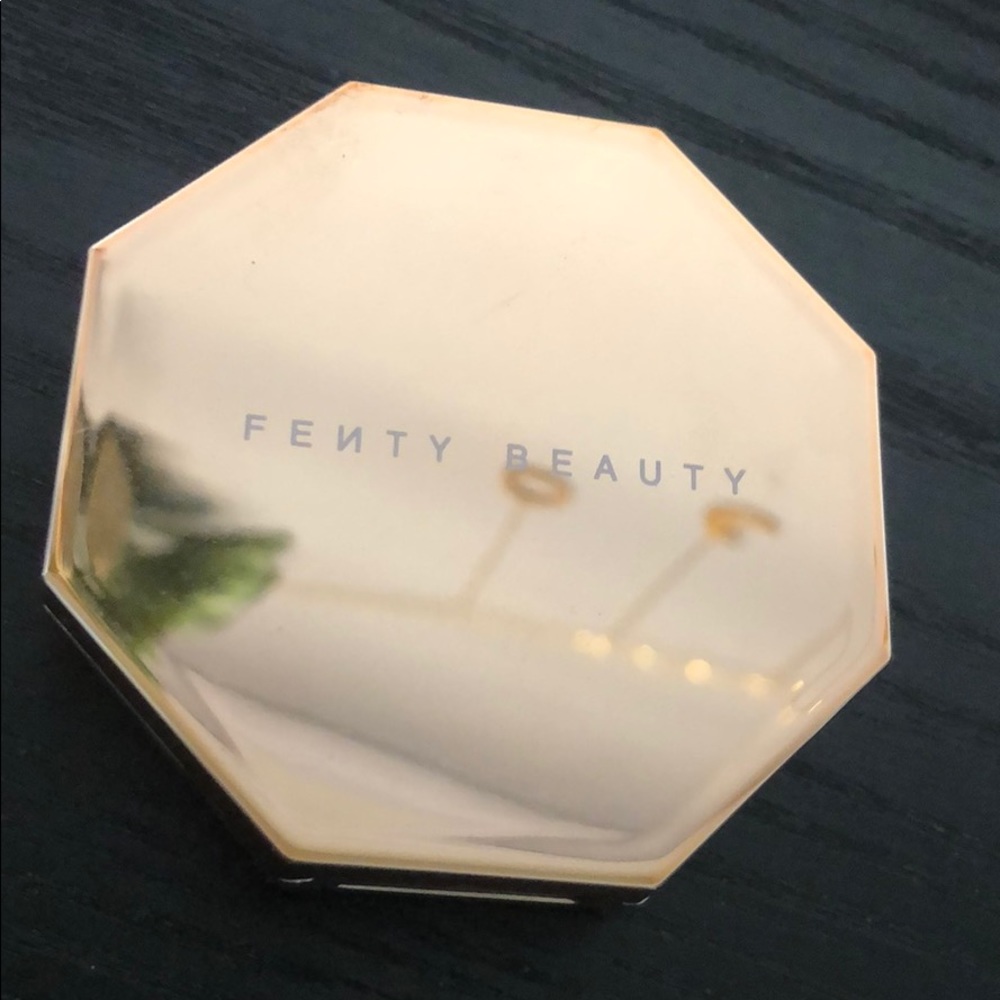 Fenty Beauty Bronzer - Shady Biz
